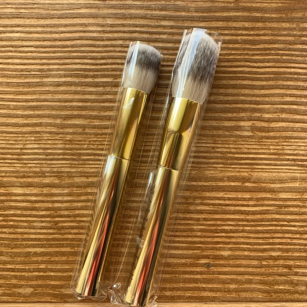 🎉HP x 2🎉 New 2 Battington Face Makeup Brushes